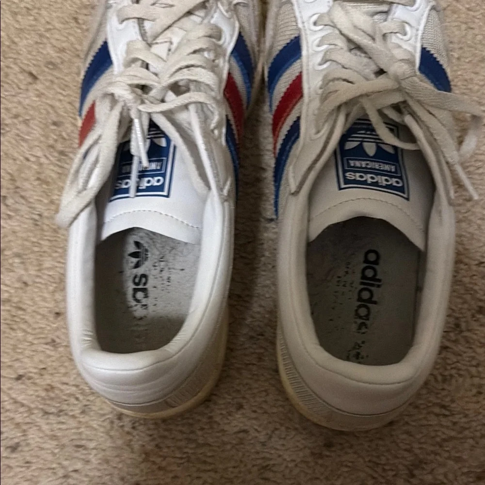 Adidas Classic White Sneakers with Red and Blue Accents - Picture 4 of 5